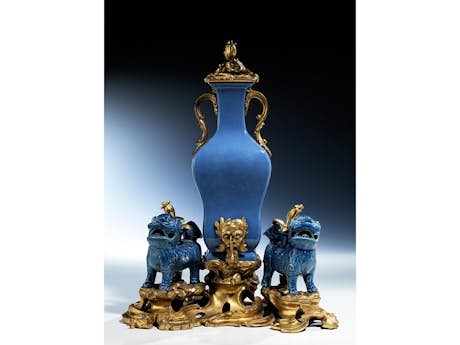 Tischbrunnen für Parfum, in chinesischem Porzellan mit Blauglasur der Qianlong-Periode, 1736 – 1795